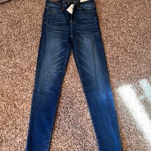 American Eagle NWT High Waisted Jeans